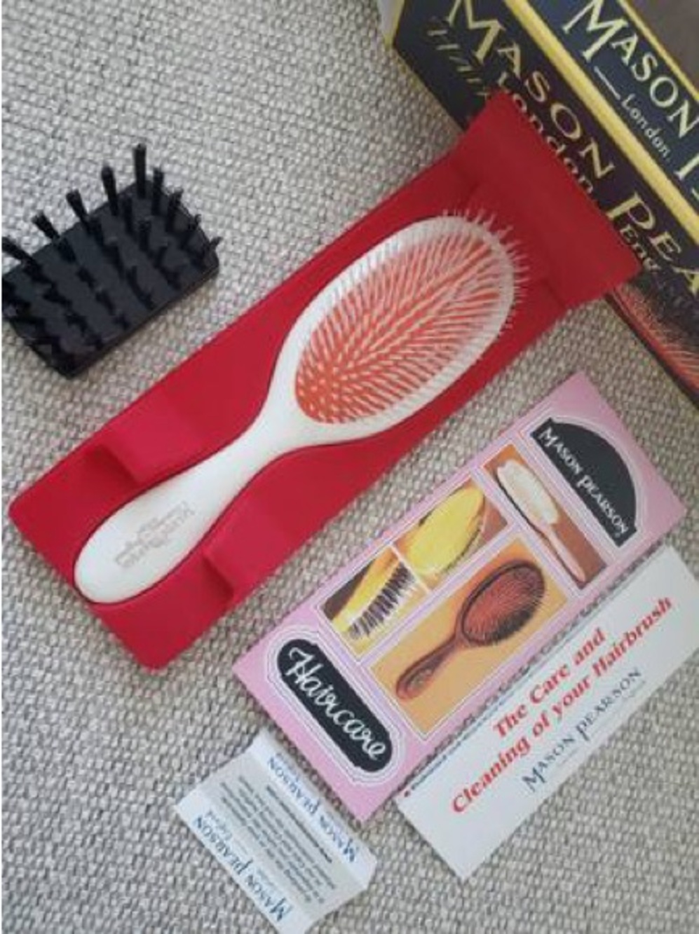 NWT- Mason Pearson White Detangler Brush
